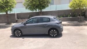 Peugeot208